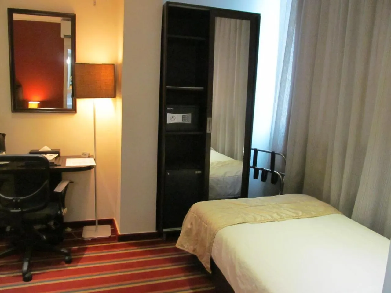The J Hotel & Spa Beirut 4*,  Líbano